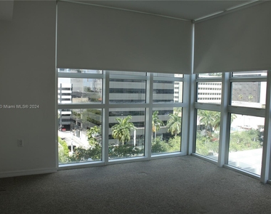 950 Brickell Bay Dr - Photo Thumbnail 11