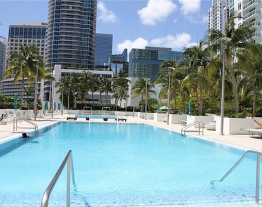 950 Brickell Bay Dr - Photo Thumbnail 15