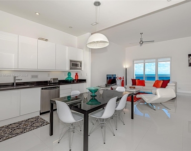 2301 Collins Ave - Photo Thumbnail 11