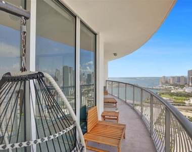 1750 N Bayshore Dr - Photo Thumbnail 26