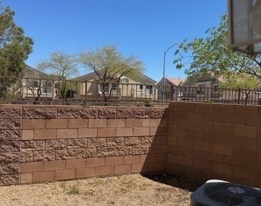 1172 Paradise Desert Avenue - Photo Thumbnail 9