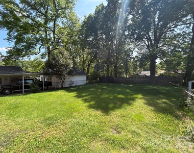 4820 Charleston Drive - Photo Thumbnail 2