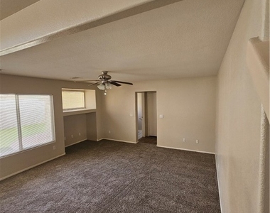 8752 Raindrop Canyon Avenue - Photo Thumbnail 17