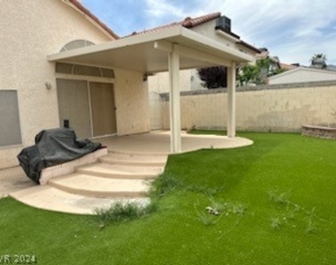 8752 Raindrop Canyon Avenue - Photo Thumbnail 20