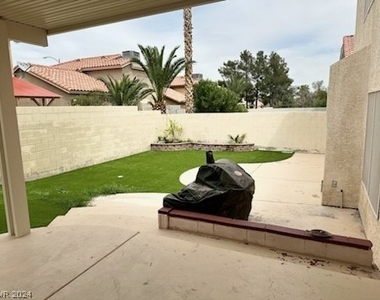 8752 Raindrop Canyon Avenue - Photo Thumbnail 21