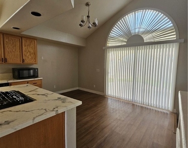 8752 Raindrop Canyon Avenue - Photo Thumbnail 14