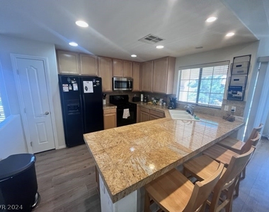 5450 Cardinal Ridge Court - Photo Thumbnail 2