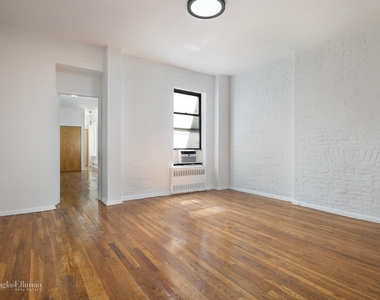 314 W 52nd St - Photo Thumbnail 1