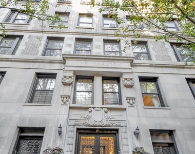 East 81st Street - Photo Thumbnail 5