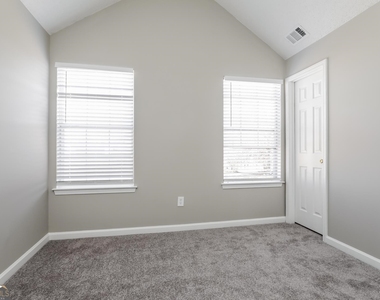 105 Cinnamon Oak Circle - Photo Thumbnail 10