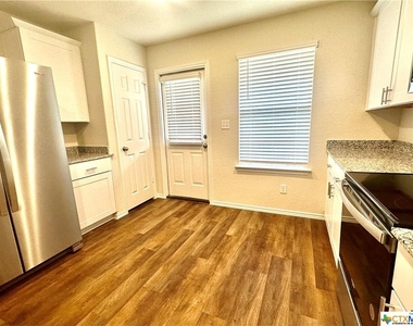 452 Lynwood Gold - Photo Thumbnail 7