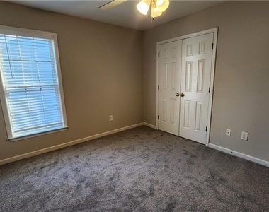 3330 Ridgefair Drive - Photo Thumbnail 24