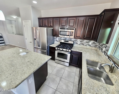 12096 W Formosa Lane - Photo Thumbnail 7