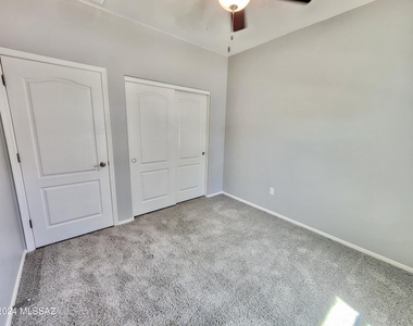 12096 W Formosa Lane - Photo Thumbnail 11