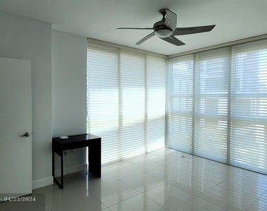 951 Brickell Ave - Photo Thumbnail 9