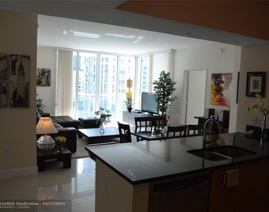 951 Brickell Ave - Photo Thumbnail 1