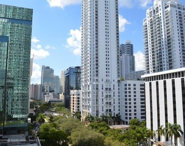 951 Brickell Ave - Photo Thumbnail 21