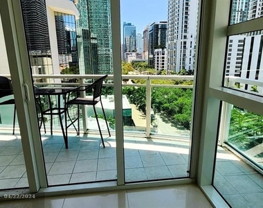 951 Brickell Ave - Photo Thumbnail 19