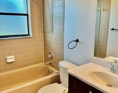 11112 Royal Palm Blvd - Photo Thumbnail 6