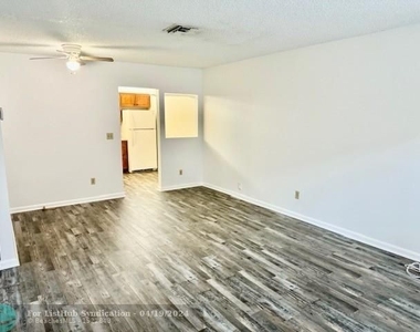 11112 Royal Palm Blvd - Photo Thumbnail 2