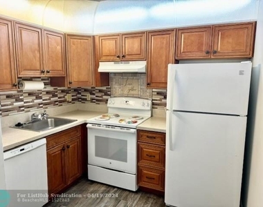 11112 Royal Palm Blvd - Photo Thumbnail 16