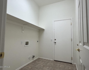 3121 E Doral Drive - Photo Thumbnail 14