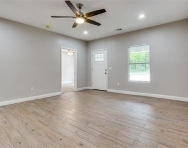 1474 E Texas Street - Photo Thumbnail 4