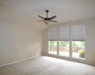 10601 Elmhurst Lane - Photo Thumbnail 12