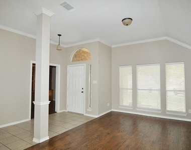 10601 Elmhurst Lane - Photo Thumbnail 2