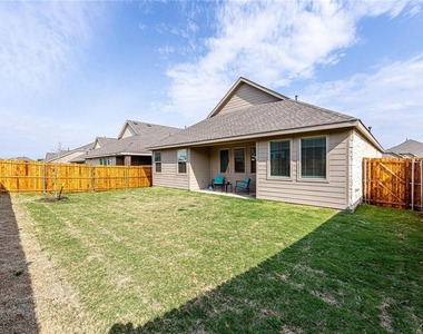 1209 Mesquite Lane - Photo Thumbnail 15