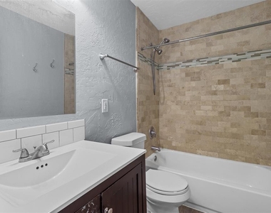 1023 W Bullock Street - Photo Thumbnail 8