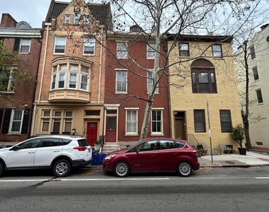 925 Spruce Street - Photo Thumbnail 1