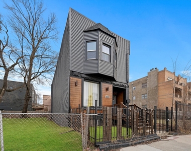 4411 S Calumet Avenue - Photo Thumbnail 0