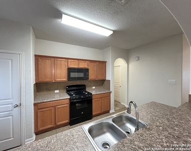 3502 York Crest - Photo Thumbnail 7