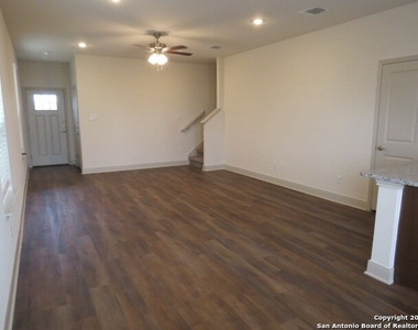 7419 Gramercy Way - Photo Thumbnail 11