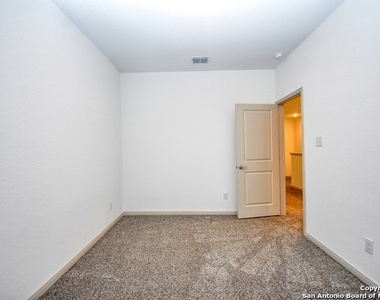 7419 Gramercy Way - Photo Thumbnail 10