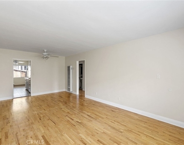 7137 Ramsgate Avenue - Photo Thumbnail 4