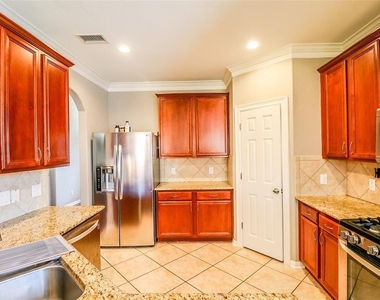 2210 Water Way - Photo Thumbnail 10