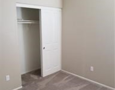 27533 Viridian Street - Photo Thumbnail 26