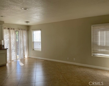 2661 Acorn Glen Place - Photo Thumbnail 9