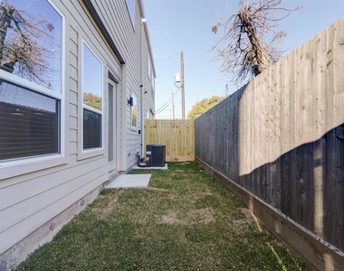 7712 Johanna Park Drive - Photo Thumbnail 30