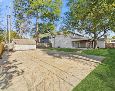 12811 Shady Knoll Lane - Photo Thumbnail 27