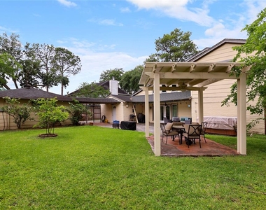 12019 Riverview Drive - Photo Thumbnail 25