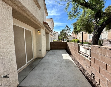 2928 Sapphire Sands Court - Photo Thumbnail 4