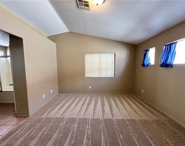 2928 Sapphire Sands Court - Photo Thumbnail 14