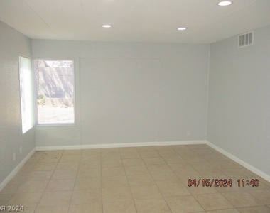 2749 Long Court - Photo Thumbnail 7