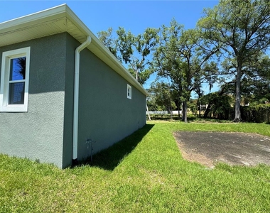 5314 E Sligh Avenue - Photo Thumbnail 3