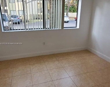 2550 Sw 18th Ter - Photo Thumbnail 23