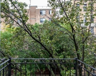 309 East 8th Street - Photo Thumbnail 7