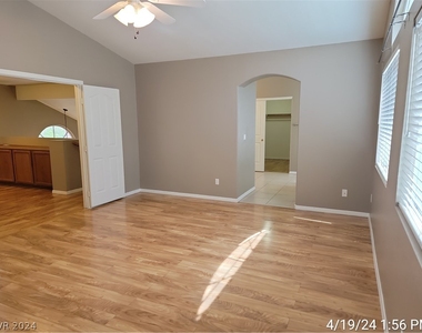 7813 Desert Candle Way - Photo Thumbnail 16